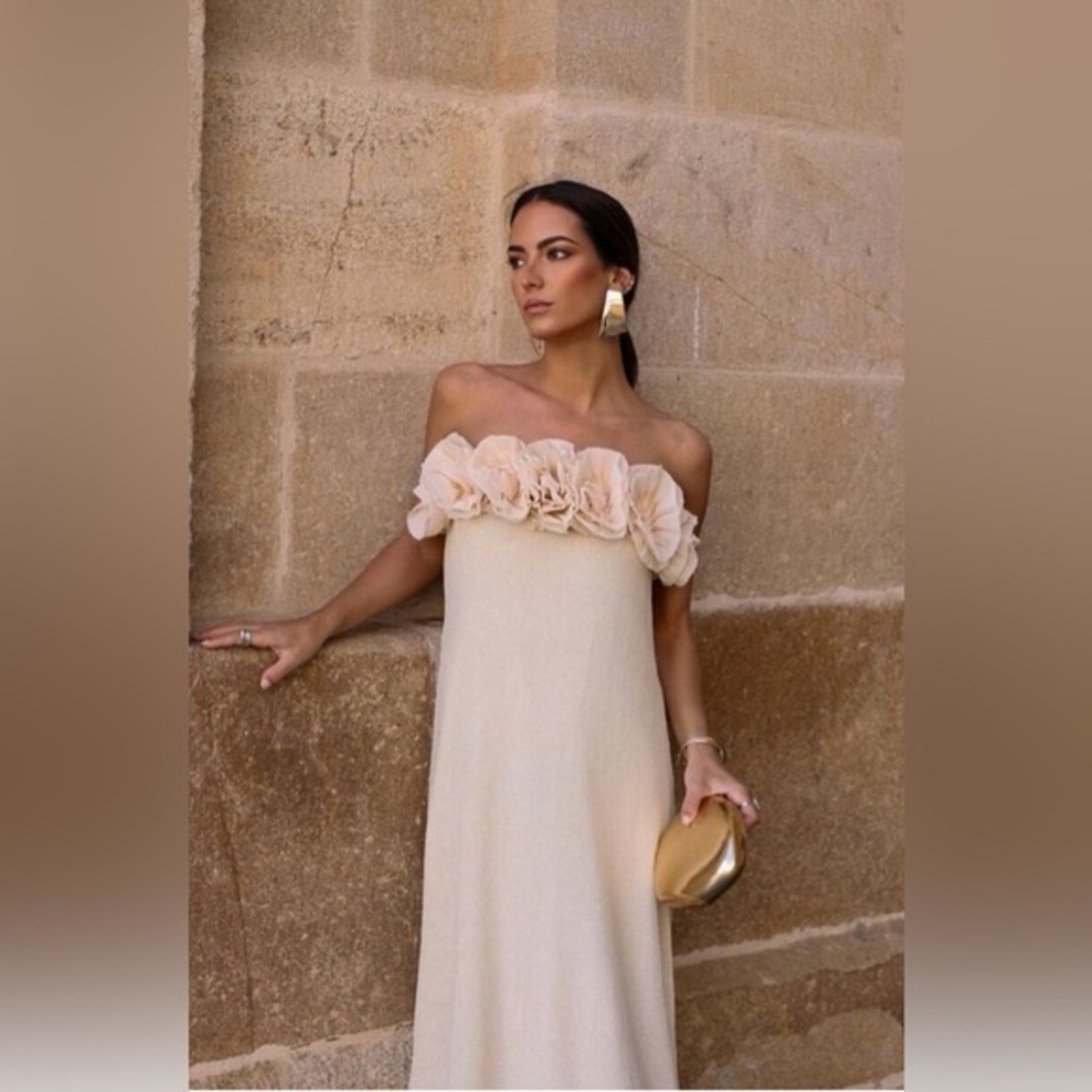 Zara Cream Strapless Dress with Floral Accents - Picture 2 of 7